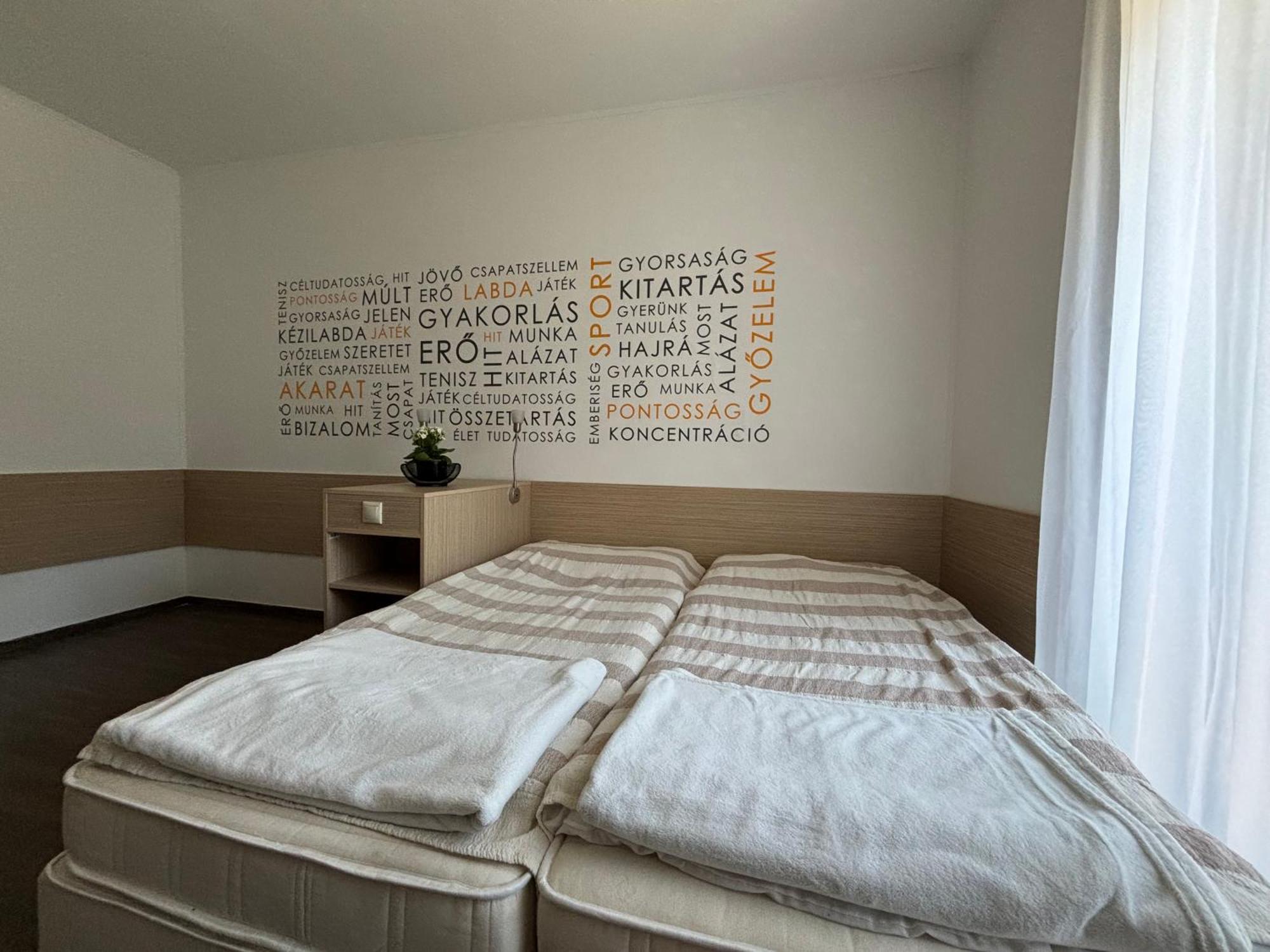 Skc Siofok Aparthotel Buitenkant foto
